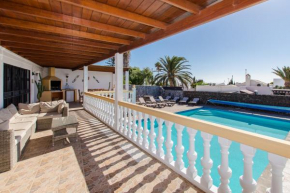 Villa Eliana with air conditioning and sea views